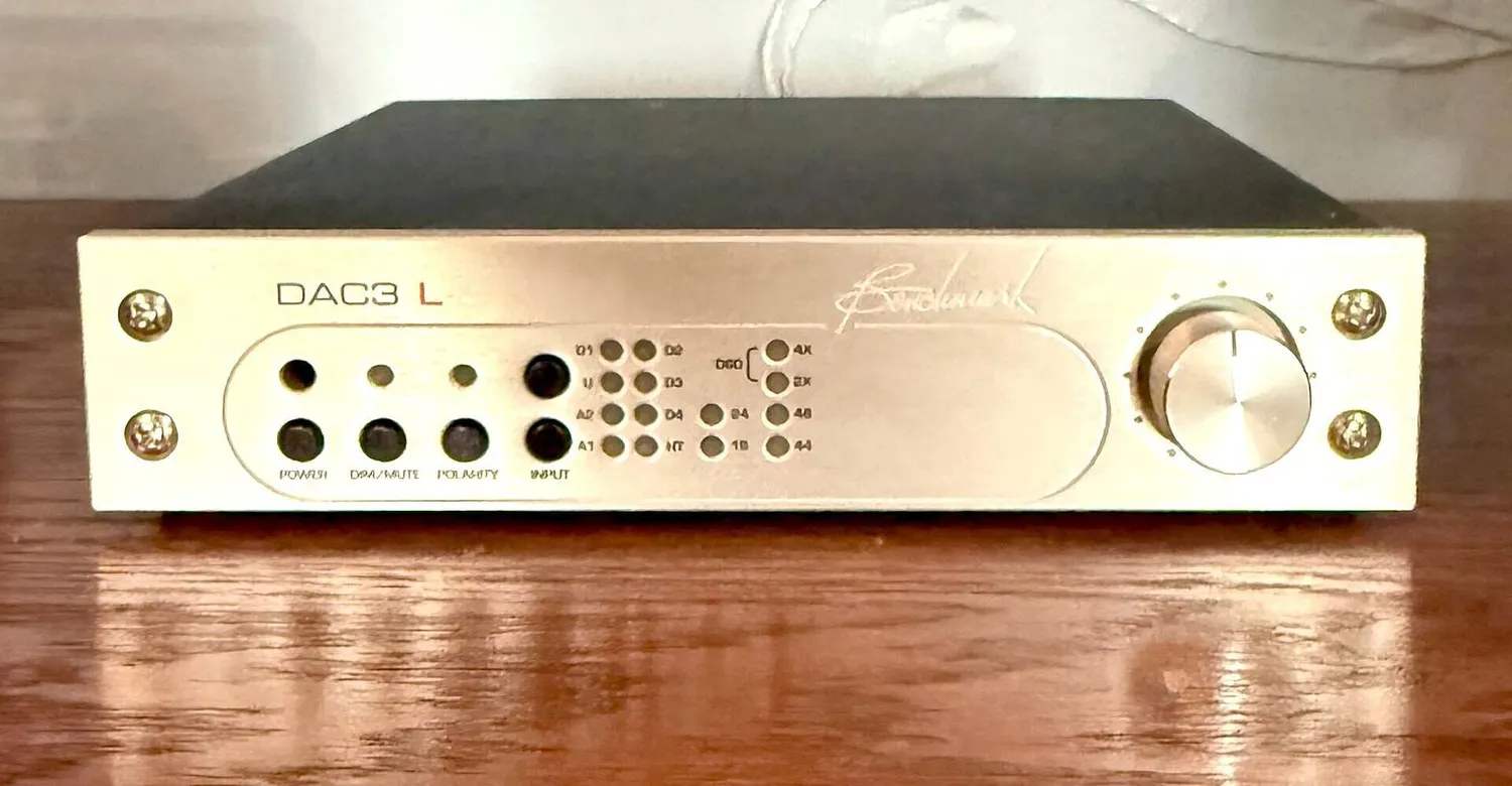 Benchmark DAC3 HGC frontpaneel standaard zilver