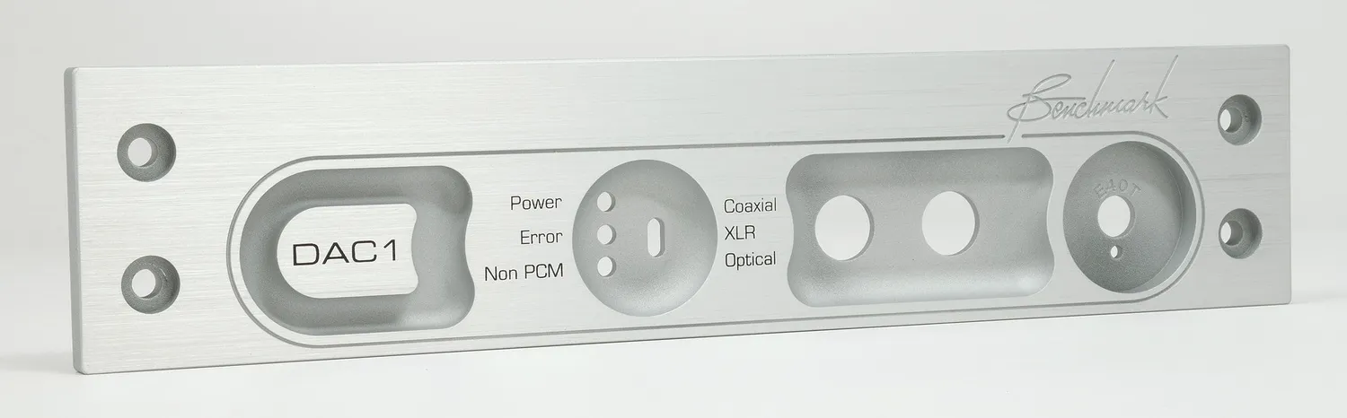 Benchmark DAC3 HGC frontpaneel standaard zilver
