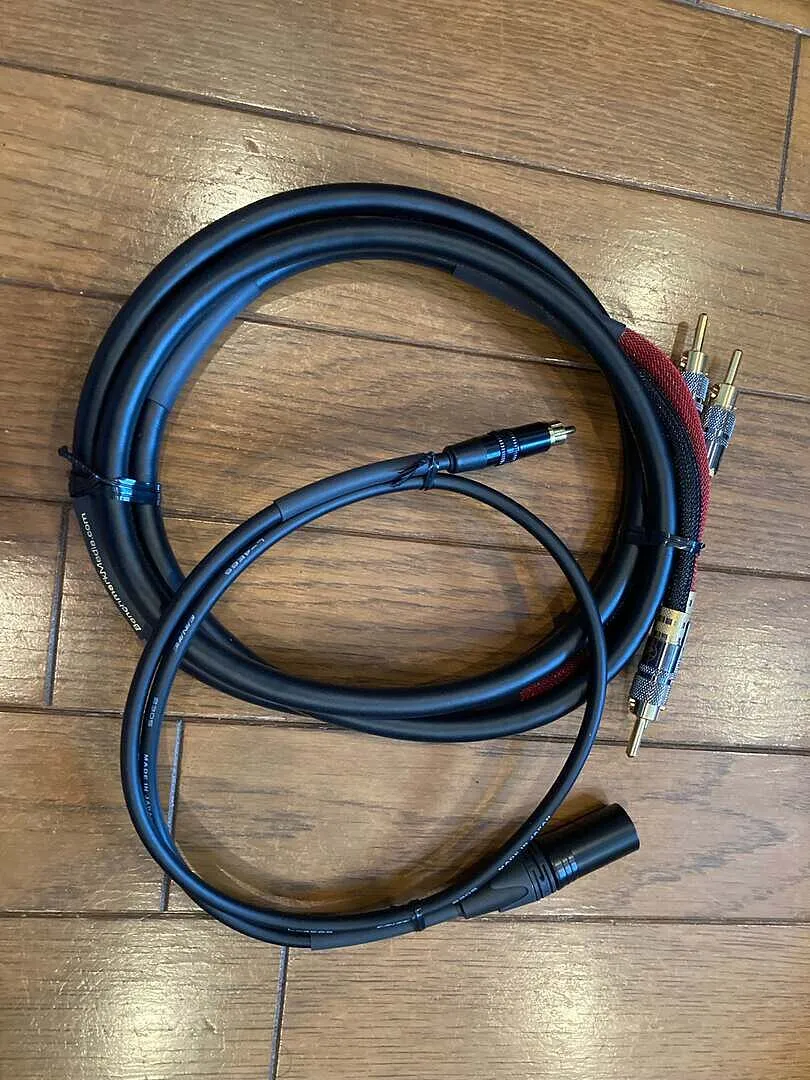 Benchmark RCA-XLRM adapterkabel 1 m star-quad